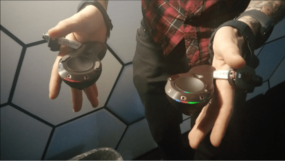 A 2016 prototype of the SteamVR "Knuckles" controller.