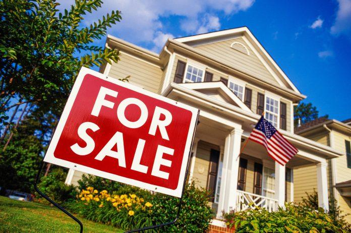 24390212_web1_homebuying-KEN-210305-home_1.jpg