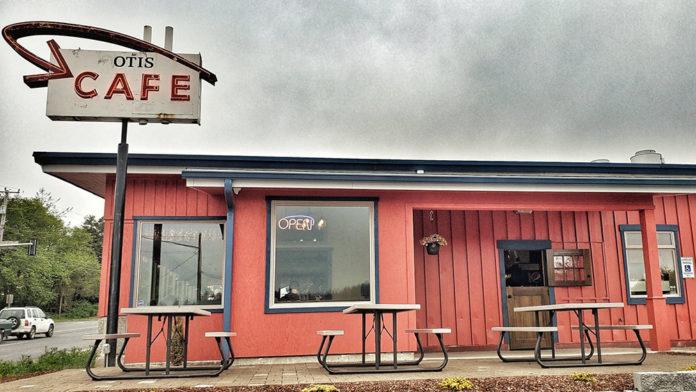 otis_cafe-696x392.jpg