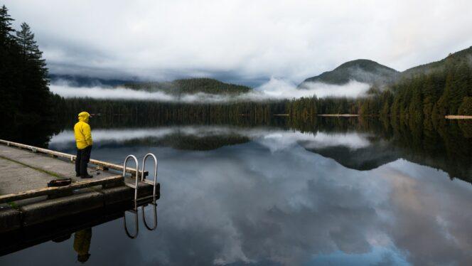 kelen-loewen-SasamatLake-unsplash-664x374.jpg