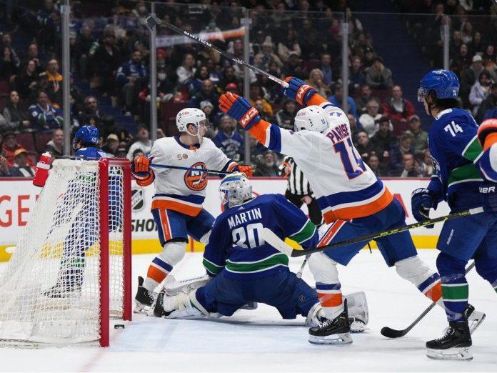 hkn-islanders-canucks-20230103-3.jpg