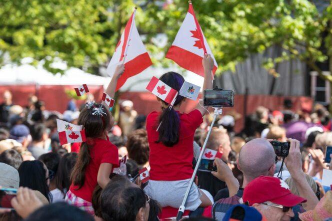 CanadaDayCrowdDestinationVancouverCoastMountainPhotography-664x443.jpg