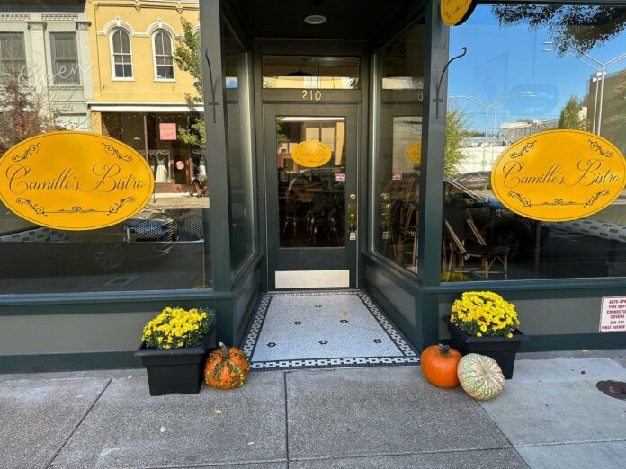 camilles-bistro-696x522jpg