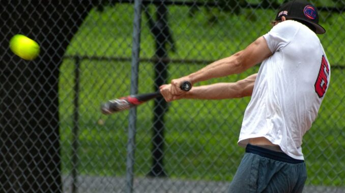 HomerunDerbyBatsOnly-256761-Slow-Pitch-Softball-Image2-678x381jpg