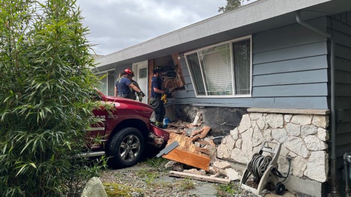 edmonds-house-accident-C0524.jpg
