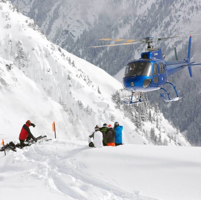 Heli_coming_in_to_land_Guest_Huddle_3_fzsn3u.jpg