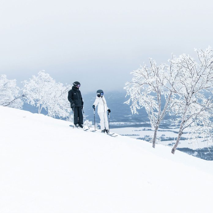 ski-japan-NHR_Riding2_mbt7wa.jpg